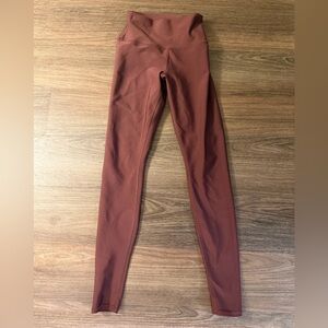 High-Waist Airlift Legging - Cherry Cola - Cherry Cola / XS